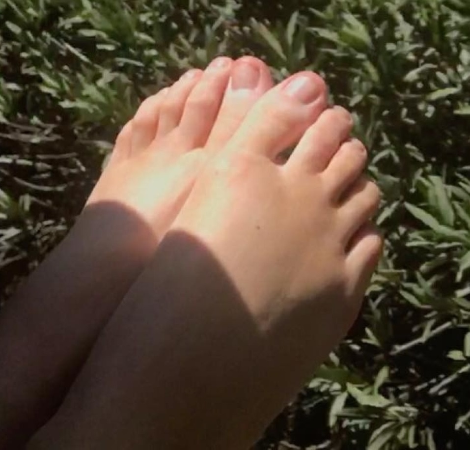 Jaclyn Glenn Feet